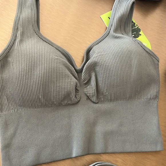 NWT Green Padded Top & Short Set - Picture 2 of 4